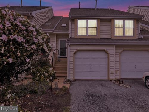 40-40 Chatham Dr, MORGANTOWN, PA, 19543-8803 | Card Image