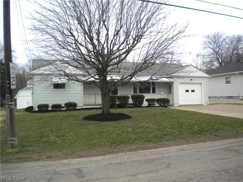 345 Morgan St, Barberton, OH, 44203-1733 | Card Image