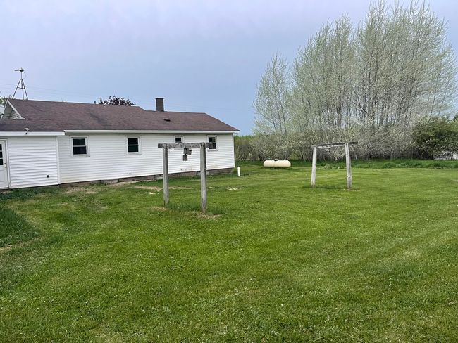 8142 W 32 Rd, House other with 3 bedrooms, 1 bathrooms and null parking in Harrietta MI | Image 9