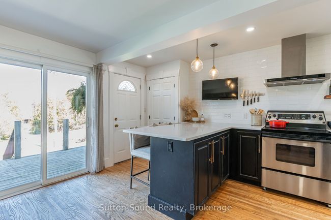 146 Sunset Blvd, House other with 3 bedrooms, 2 bathrooms and 8 parking in Georgian Bluffs ON | Image 9