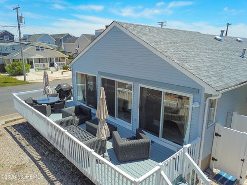 207 4th Ave, Manasquan, NJ, 08736-3318 | Card Image
