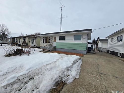 904 Francis St, Grenfell, SK, S0G2B0 | Card Image