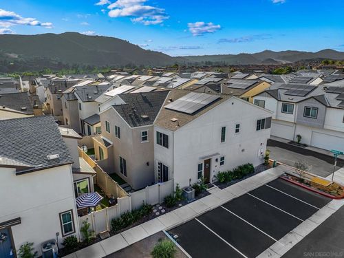 239 Blended Pl, Fallbrook, CA, 92028-6552 | Card Image