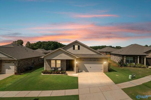 7004 Oakleigh Rose Dr Nw, Huntsville, AL, 35806-3036 | Card Image