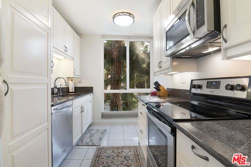 107-5625 Windsor Way, Culver City, CA, 90230-6744 | Card Image