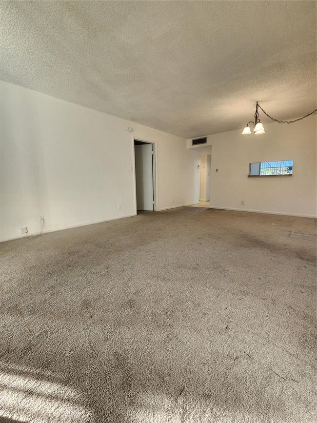 APT-211 - 3341 Nw 47 Th Ter, Condo with 1 bedrooms, 2 bathrooms and null parking in Lauderdale Lakes FL | Image 9