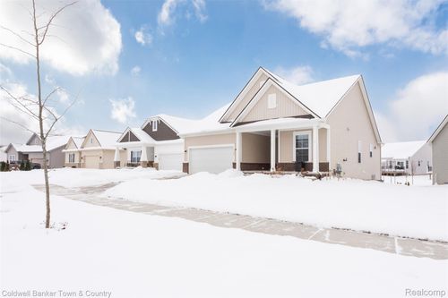 8126 Carston Ln, Brighton, MI, 48116-6822 | Card Image