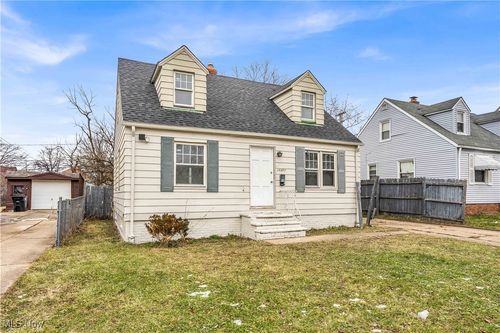 16401 Lotus Dr, Cleveland, OH, 44128-2440 | Card Image