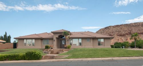 1677 E 2330 S, St. George, UT, 84790-8577 | Card Image