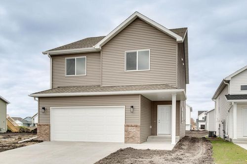 6826 Selkirk Dr S, Fargo, ND, 58104-3011 | Card Image