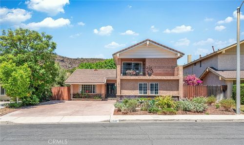 3323 Rainbow Creek Cir, Thousand Oaks, CA, 91360-1039 | Card Image