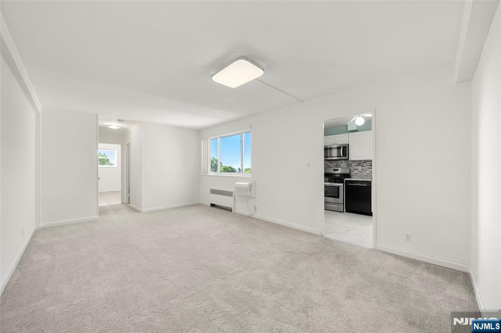 Residential Lease in Fort Lee