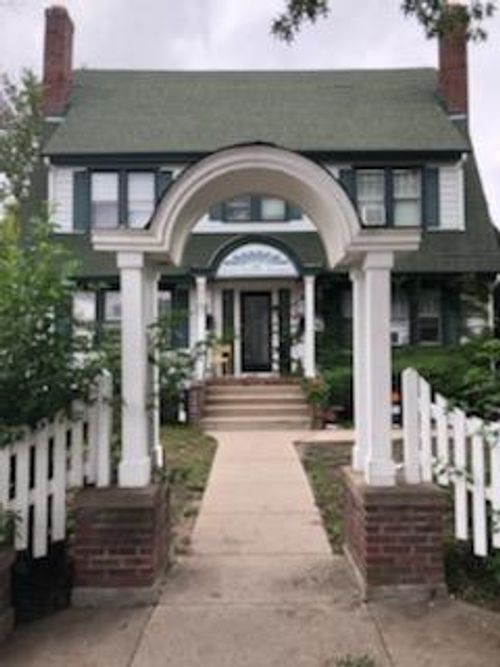 2047 Grand Ave, Saint Paul, MN, 55105-2892 | Card Image