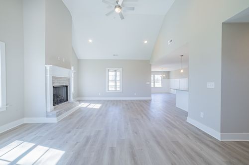 83 Copperas Creek Rd, Tullahoma, TN, 37388 | Card Image