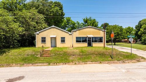 1001 W Debard St, Palestine, TX, 75801-2635 | Card Image