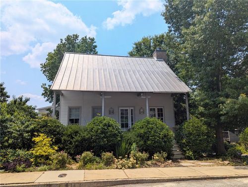 10540 Serenbe Ln, Chattahoochee Hills, GA, 30268-2290 | Card Image