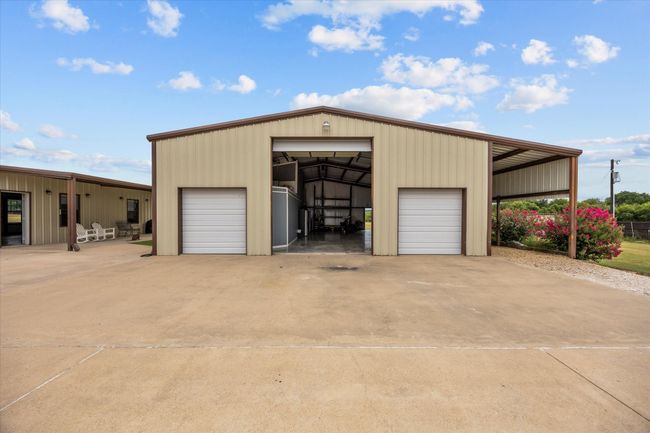 Garage with a detached garage | Image 7