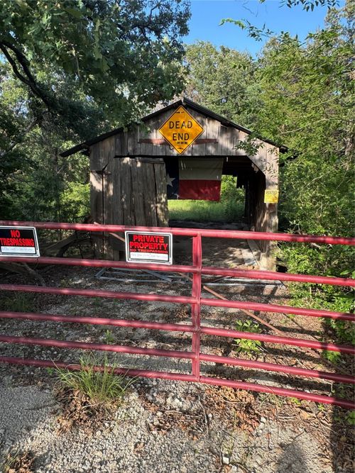 335 N 4th Ave, Teague, TX, 75860-1407 | Card Image