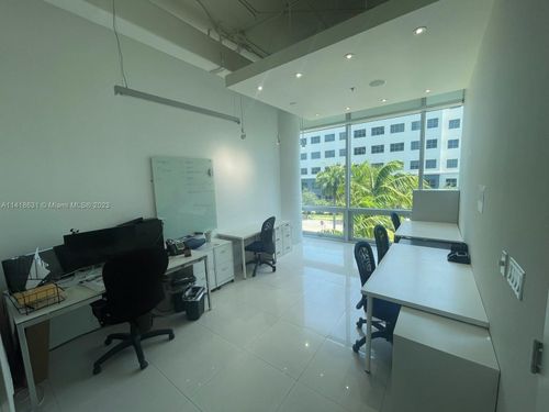 210-20900 Ne 30th Ave, Aventura, NY, 11577 | Card Image