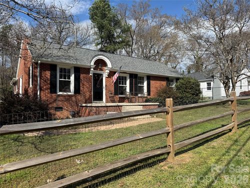 112 Elwood St, Kannapolis, NC, 28081-5906 | Card Image