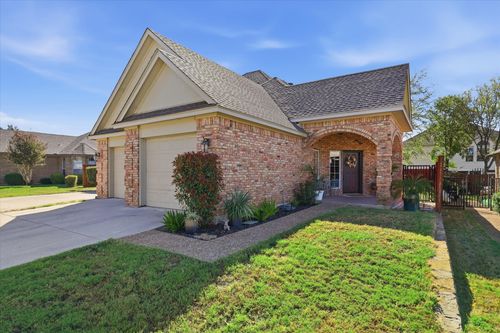 700 Harbour Town Dr, Lake Dallas, TX, 75065-2814 | Card Image