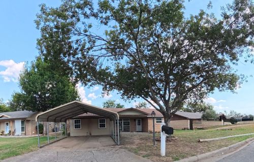2107 Se 24th Ave, Mineral Wells, TX, 76067-7609 | Card Image