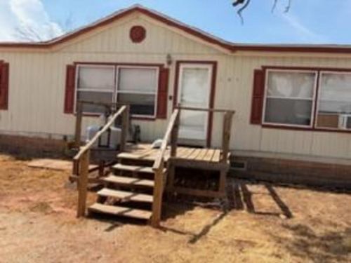 105 Seminole St, Tye, TX, 79563-2529 | Card Image