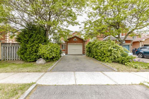 34 White Tail Cres, Brampton, ON, L6Y5C2 | Card Image