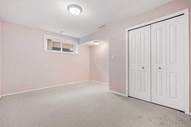 226 Everwillow Close Sw, House other with 5 bedrooms, 4 bathrooms and 4 parking in Calgary AB | Image 38
