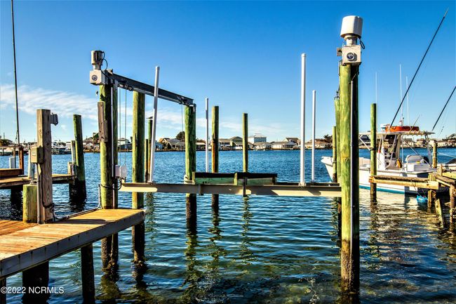 Boat Slip w/ Lift | Image 6