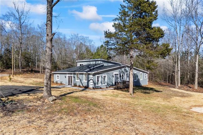737 Broad River Rd, House other with 6 bedrooms, 5 bathrooms and 5 parking in Carlton GA | Image 15