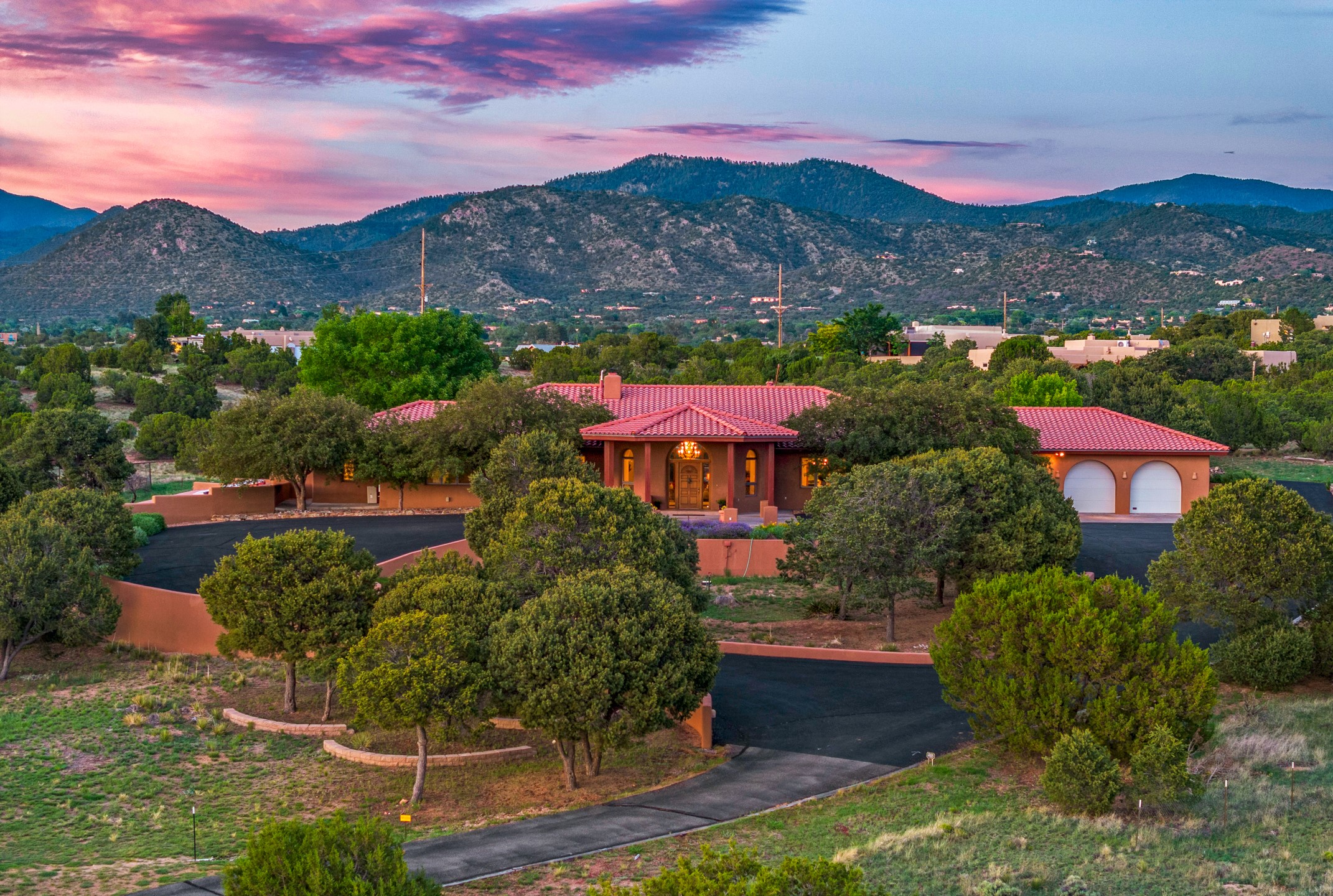Toro Ln, Santa Fe, NM 87508