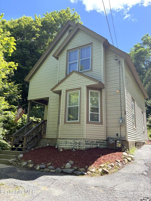 30 Richview Ave, North Adams, MA, 01247-3717 | Card Image