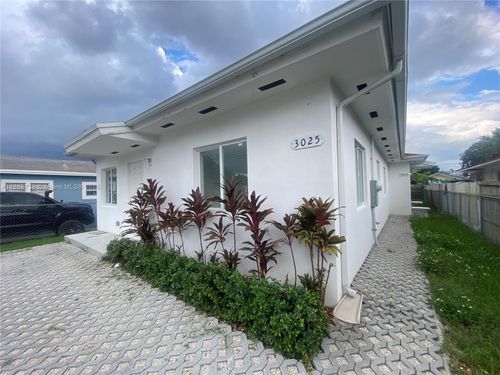 3025 Nw 23rd Ave, Miami, FL, 33142-8530 | Card Image