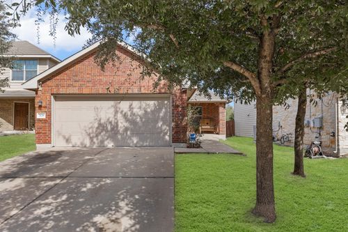 7128 Outfitter Dr, Austin, TX, 78744-1746 | Card Image