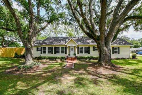 3339 Terry St, Needville, TX, 77461-8190 | Card Image