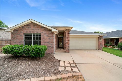 13901 Walnut Canyon Ct, Roanoke, TX, 76262-3801 | Card Image