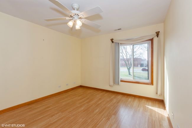APT-201 - 550 75 Th St, Condo with 2 bedrooms, 2 bathrooms and 1 parking in Downers Grove IL | Image 8