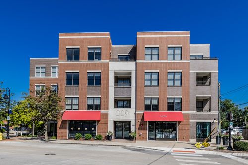 unit-202-229 Park Ave, Clarendon Hills, IL, 60514-1330 | Card Image