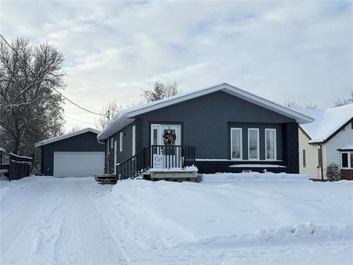 454 N 9th Avenue, Swan River, MB, R0L1Z0 | Card Image