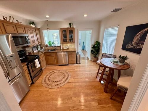 642 Oak St, Boynton Beach, FL, 33435-2807 | Card Image