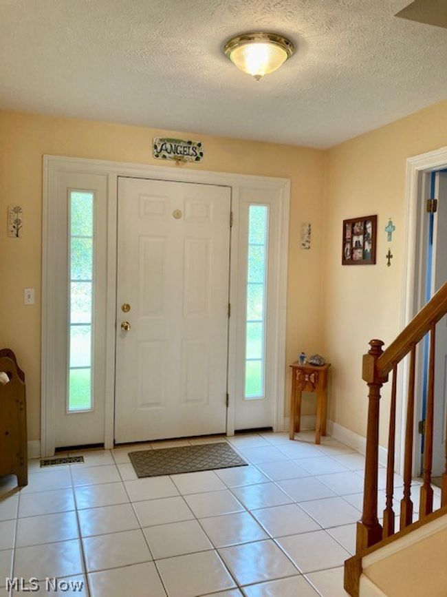 196 W Sturbridge Drive, Sold in Medina Zoocasa