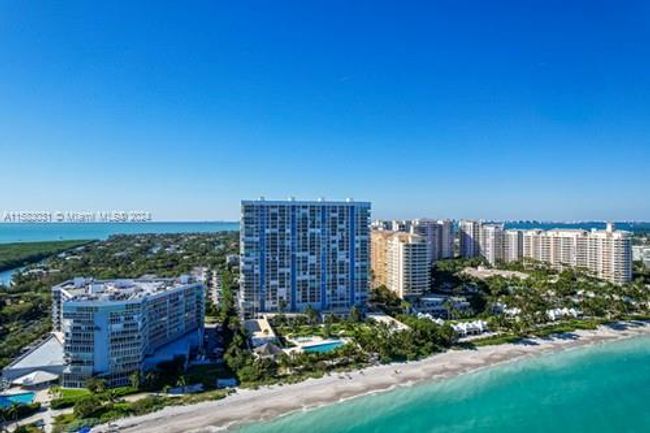 APT-23B - 881 Ocean Dr, Condo with 2 bedrooms, 2 bathrooms and null parking in Key Biscayne FL | Image 31