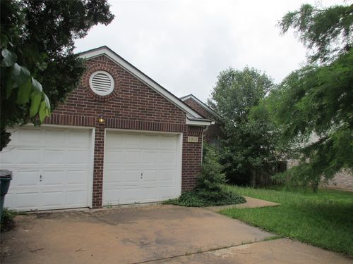 1811 Lion Heart Dr, Cedar Park, TX, 78613-3521 | Card Image