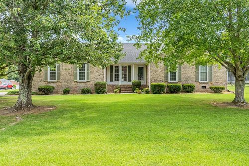 152 Greenbriar Cir, Manchester, TN, 37355-7349 | Card Image