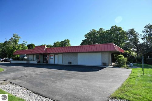 2240 South Airport Road, Traverse City, MI, 49684 | Card Image