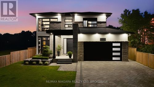 3621 Gunning Dr, Niagara Falls, ON, L2G6L3 | Card Image