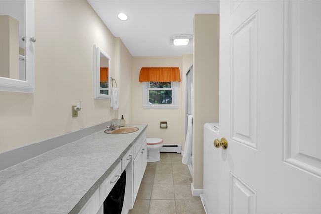 21 Crestfield Ln, House other with 3 bedrooms, 2 bathrooms and 5 parking in Leominster MA | Image 9