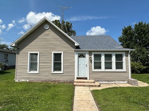 111 E Main St, Essex, IL, 60935 | Card Image