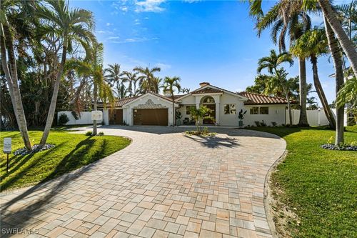 5203 Starfish Ave, NAPLES, FL, 34103-2464 | Card Image